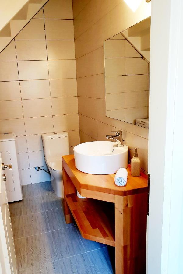 Reiki Apartments Ereikoussa エクステリア 写真